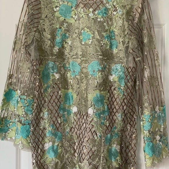 Salwar Kameez - Picture 9 of 10